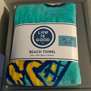 Life is good beach towel NWT